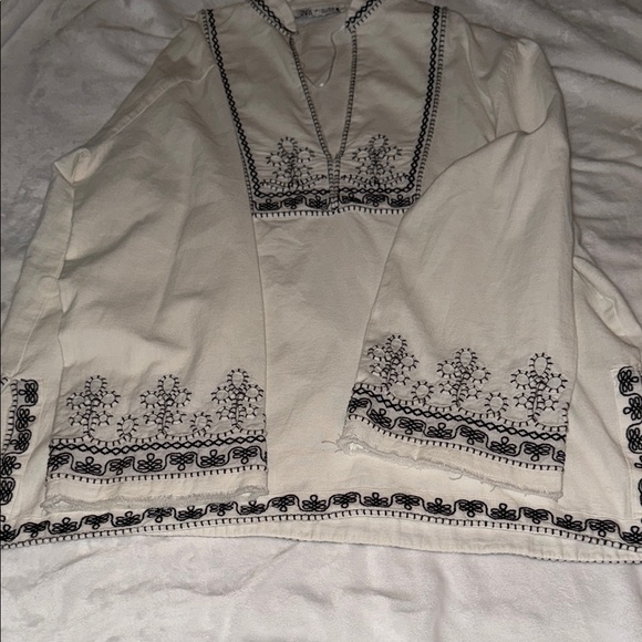 Zara white Top with Black Embroidery - Picture 7 of 9